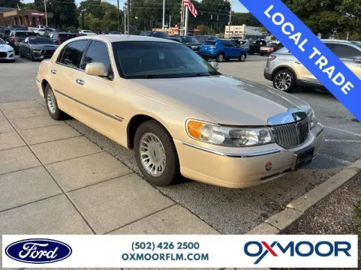 Vehículo Lincoln Town Car 2000 Cartier 4dr Sedan