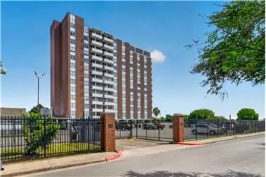 Rental property with 1 bedroom and 1.5 bathroom in Corpus Christi