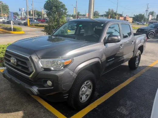 Toyota Tacoma 2023 4x2 SR5 4 puertas Doble Cabina 5.0 pies batea corta