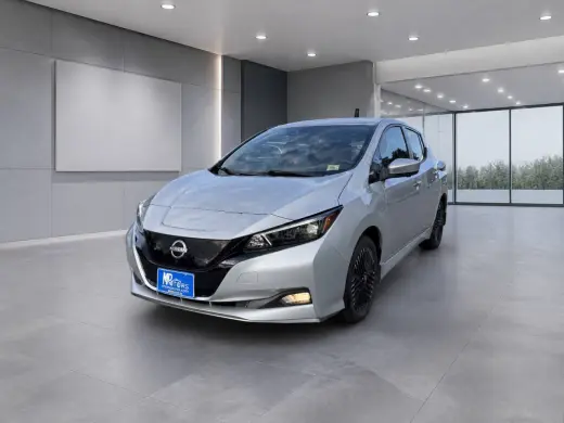 Nissan LEAF 2024