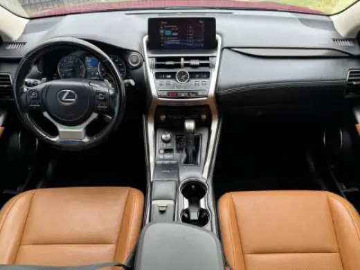 Lexus NX 300 2021