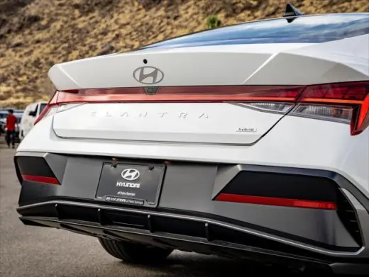 Hyundai ELANTRA Hybrid 2026 Limited 4dr Sedán
