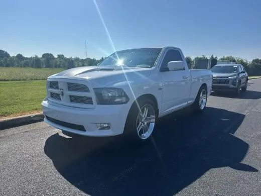 Ram 1500 2012 4x2 R/T Sport 2dr Cabina Regular 6.3 ft. Camioneta Pickup
