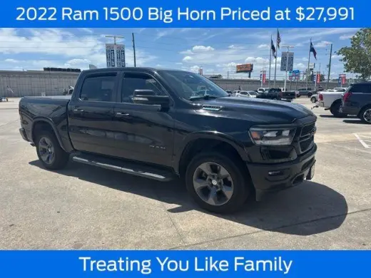 Ram 1500 2022 4x4 Big Horn 4dr Crew Cab con cabina de 5.6 pies de largo Pickup