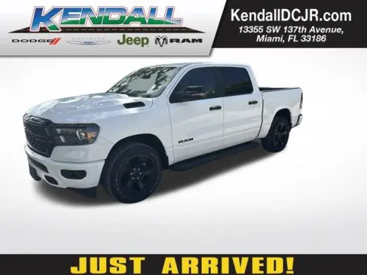 Ram 1500 2023 4x4 Big Horn 4dr Crew Cab con 5.6 ft. SB Pickup