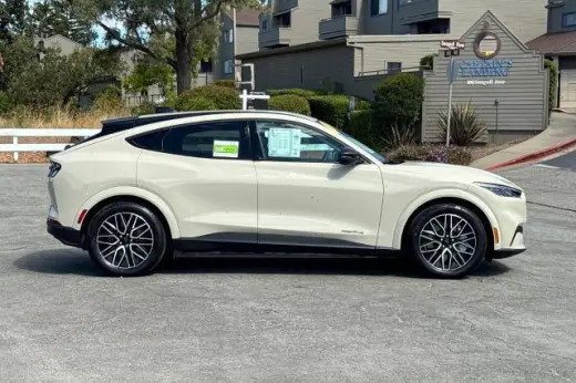 Ford Mustang Mach-E 2025 AWD Premium 4dr SUV