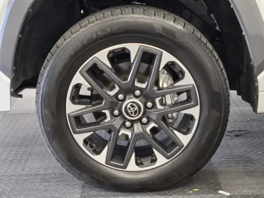 Toyota Tundra 2023 4x4 Limitado HV 4dr CrewMax Cab Pickup SB
