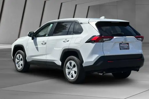 Toyota RAV4 2024 AWD LE SUV de 4 puertas