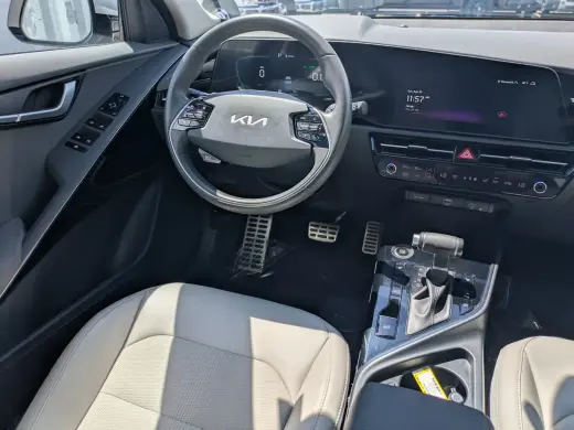 Kia Niro 2024 EX Touring 4p Crossover