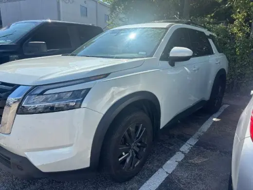 Nissan Pathfinder 2022 SV SUV de 4 puertas