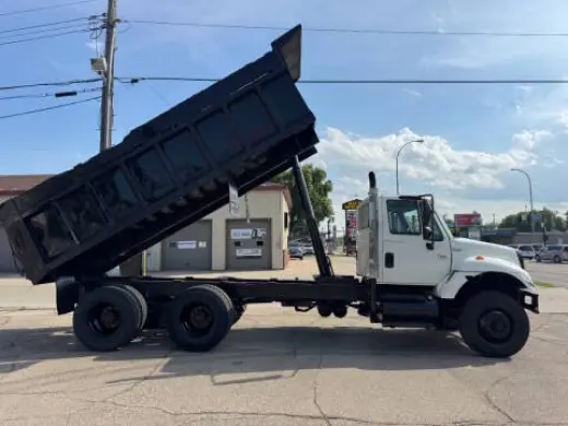 2004 International WorkStar 7400