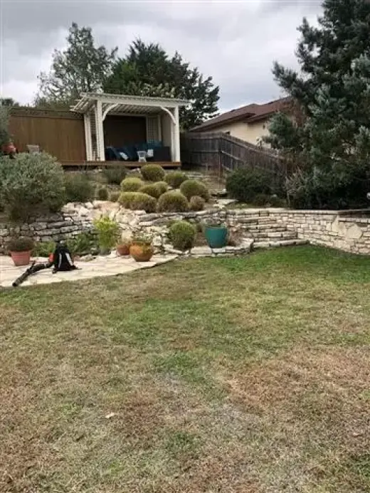 Domingue’z Lawn Service