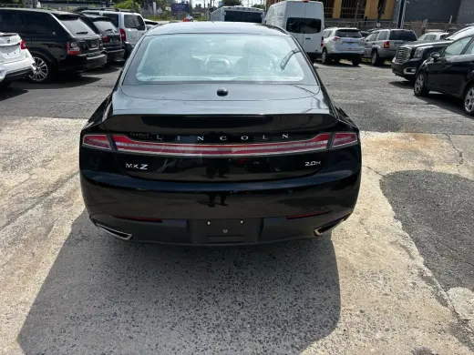Sedán híbrido Lincoln MKZ de 2014