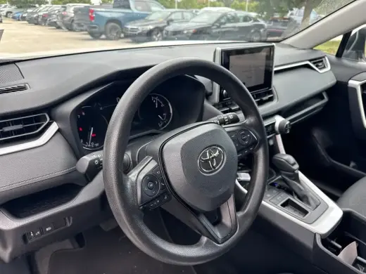 Toyota RAV4 2025 XLE 4dr SUV