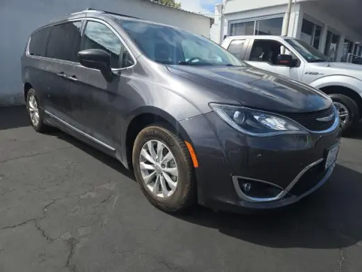 Chrysler Pacifica 2018 Touring L 4dr Mini-Van