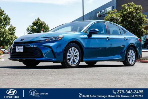 Toyota Camry 2025 LE Sedán de 4 puertas