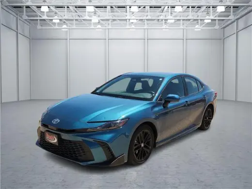 Toyota Camry 2025 SE Sedán 4p.