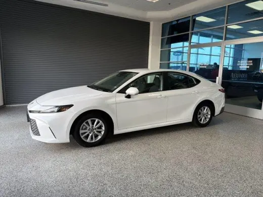 Toyota Camry 2025 SE Sedán 4 puertas