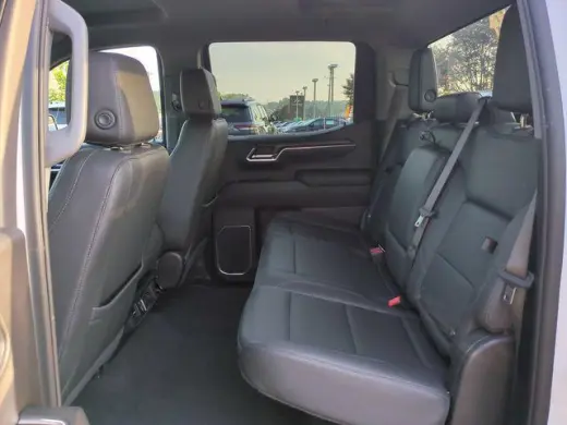 GMC Sierra 1500 2025 4x2 SLT 4p. Cabina de Tripulacion 5.8 ft. CB