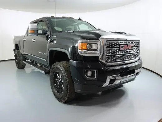 GMC Sierra 2500HD 2018 4x4 Denali 4dr Crew Cab SB