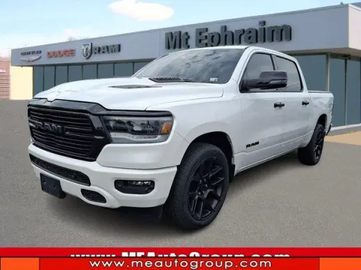 Ram 1500 2023 4x4 Laramie 4p Puerta Crew Cab 5.6 ft. SB Camioneta