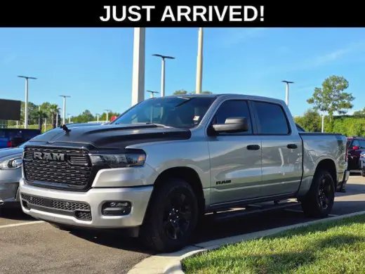 Ram 1500 2025 4x2 Tradesman 4p Cabina de tripulacion 5.6 ft. SB Camioneta