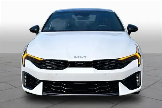 Kia K5 2025 GT sedán de 4 puertas