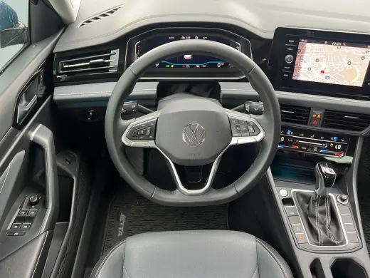 Volkswagen Jetta 2025 SEL 4dr Sedán
