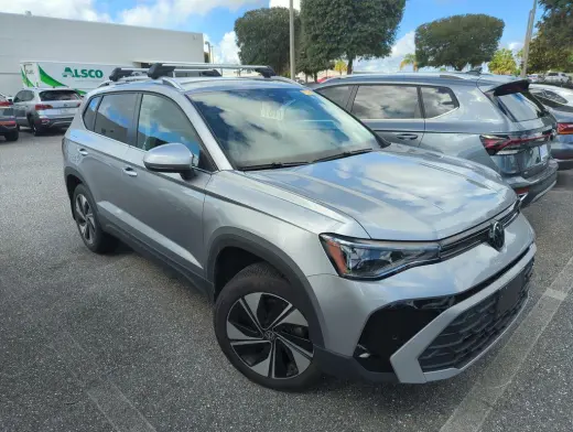 Volkswagen Taos 2025 AWD SE 4Motion SUV de 4 puertas