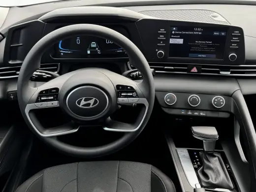 Hyundai ELANTRA 2025 SE 4dr Sedán
