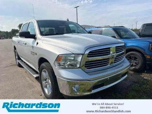 Ram 1500 2016 4x4 SLT Cabina Crew 4 puertas Pickup 5.5 pies