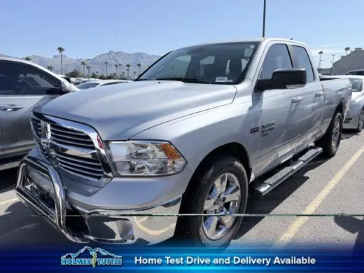 Ram 1500 Clásico 2019 4x2 SLT 4dr Cabina Quad 6.3 ft. Pickup