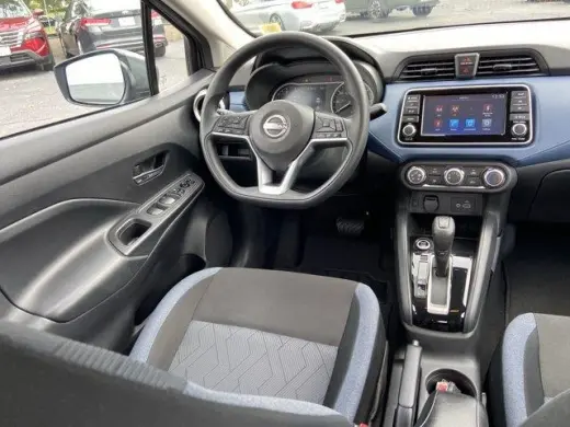 Nissan Versa 2025 SV 4dr Sedán