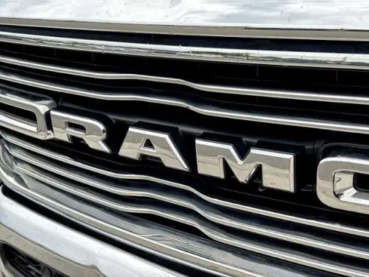 Ram 1500 2019 4x4 Laramie 4dr Crew Cab 5.6 ft. SB Pickup