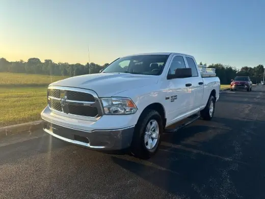 Ram 1500 Classic 2019 4x2 Tradesman Cabina Cuádruple 4 puertas, 6.3 pies de cajón, pickup