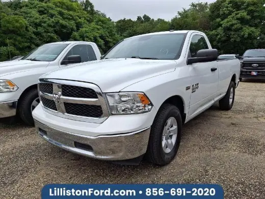 Ram 1500 Classic 2022 4x2 Tradesman 2dr Cabina Regular 8 ft. LB Pickup