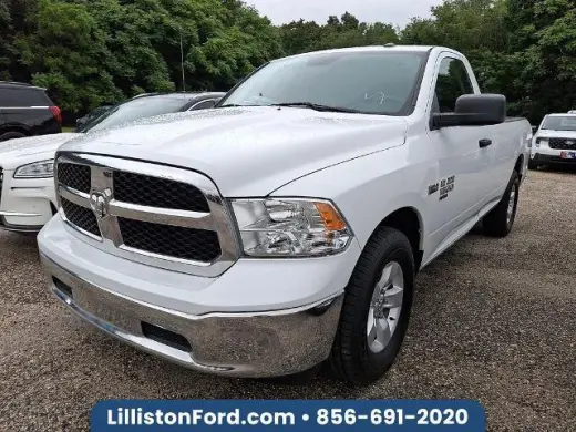 Ram 1500 Clásico 2021 4x2 Tradesman 2dr Cabina Estándar Regular 8 ft. LB Pickup