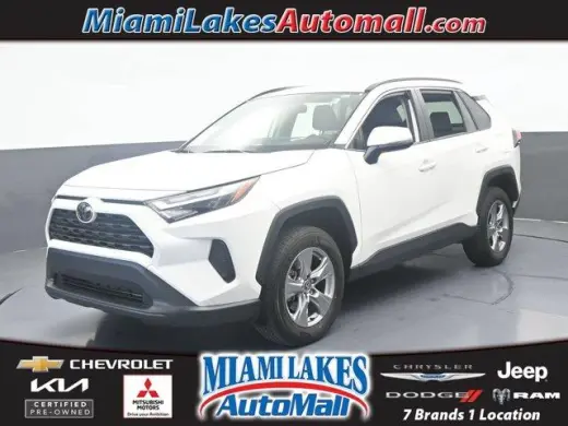 Toyota RAV4 2024 AWD XLE 4p SUV