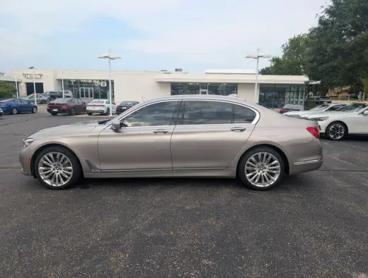 Serie 7 BMW 2018 AWD 750i xDrive Sedán 4p