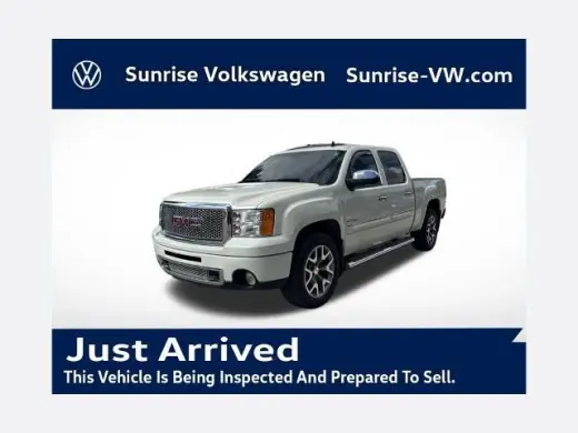 GMC Sierra 1500 2011 AWD Denali 4dr Crew Cab 5.8 ft. SB