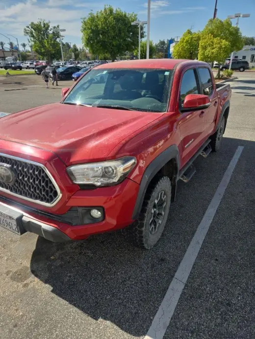 Toyota Tacoma 2018 4x4 TRD Off-Road 4dr Double Cab 5.0 ft SB 6M
