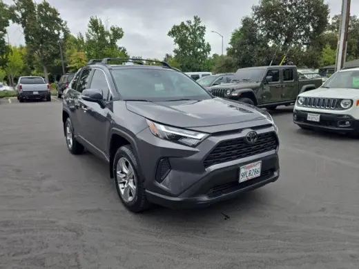 Toyota RAV4 2024 XLE 4dr SUV