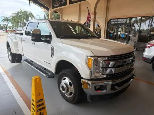 Ford F-350 Super Duty 2017 4x4 Lariat 4dr Crew Cab 8 ft. LB DRW Pickup