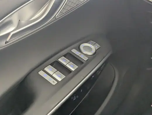 Genesis GV70 2025 AWD 2.5T Standard 4dr SUV
