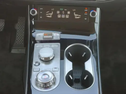 Genesis GV70 2026 AWD 2.5T Estándar 4p SUV