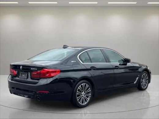 Serie 5 BMW 2019 530e iPerformance Sedán 4p.