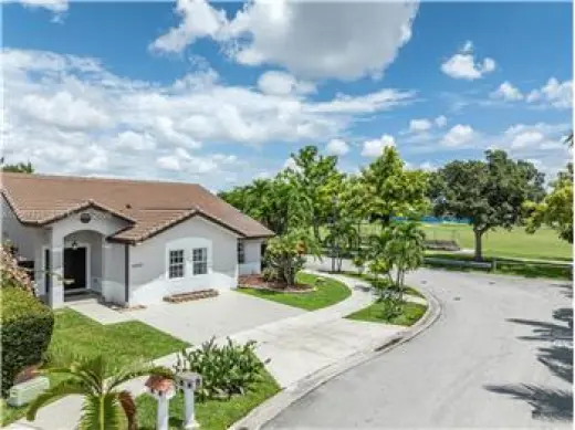 Rental property with 4 bedroom and 2 bathroom in Miami