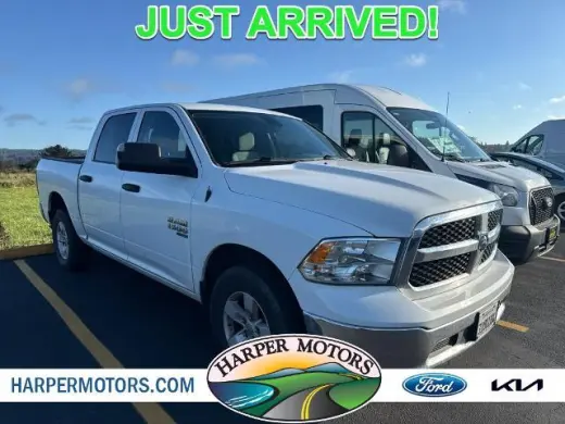 Ram 1500 Classic 2023 4x4 SLT 4dr Crew Cab 5.5 ft. SB Pickup