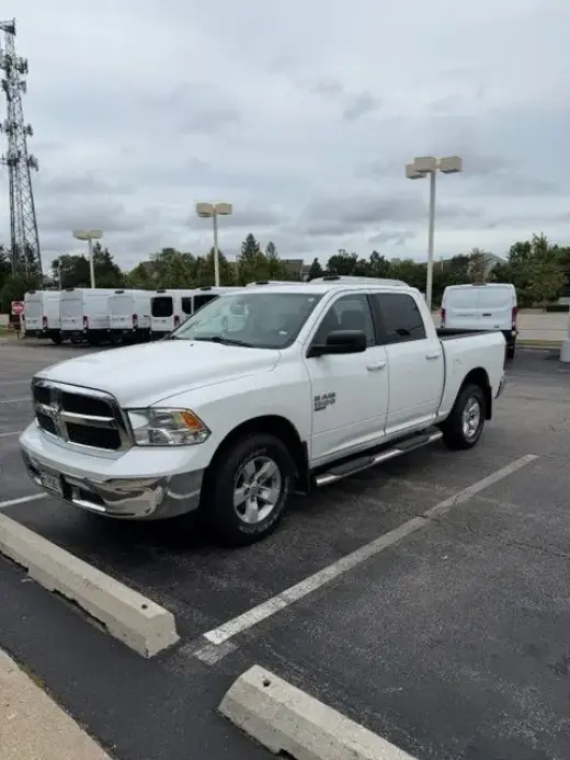 Ram 1500 Classic 2021 4x4 SLT 4dr Crew Cab 5.5 ft. SB Pickup