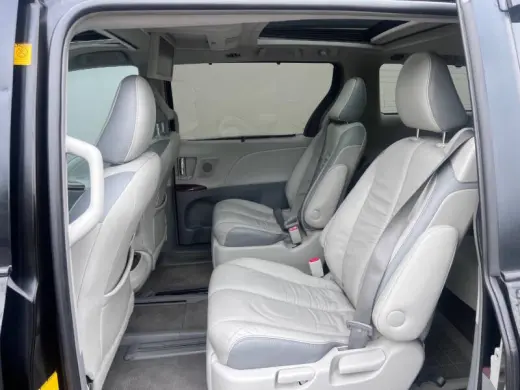 Toyota Sienna 2011